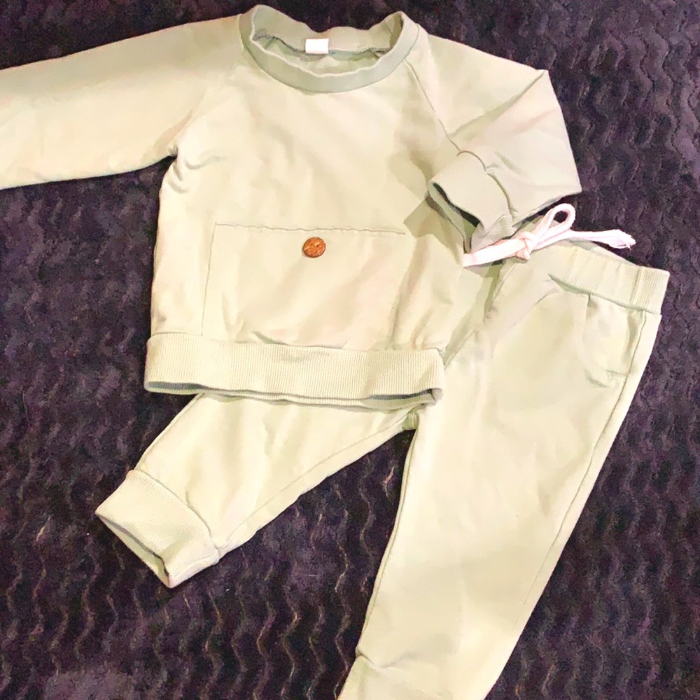 Mint green sweater & jogger set for baby